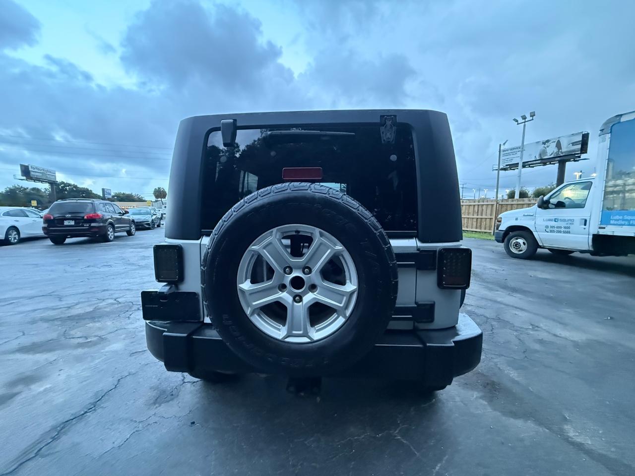 Jeep Wrangler 4WD 4dr Unlimited X 2007