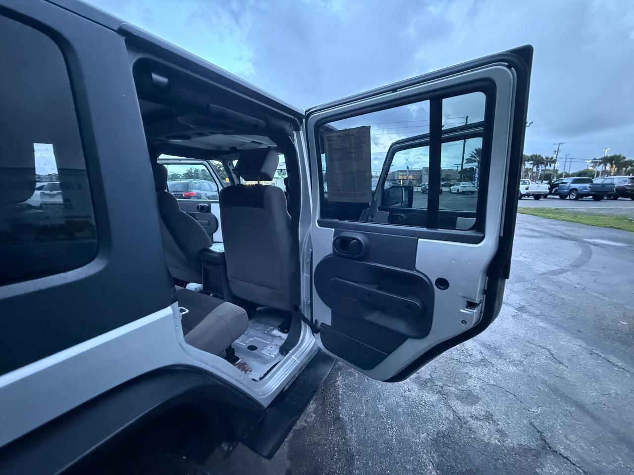 Jeep Wrangler 4WD 4dr Unlimited X 2007