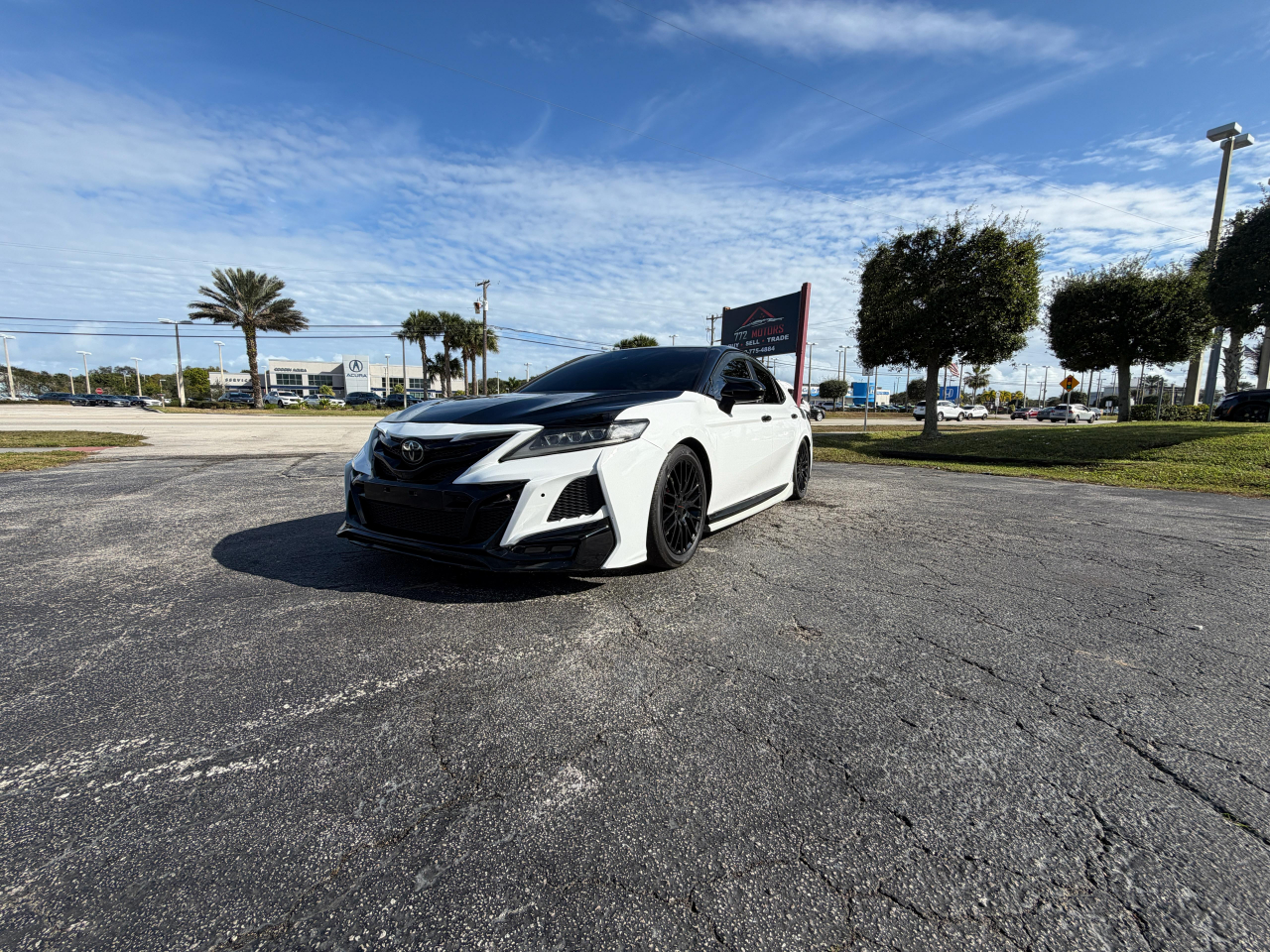 Toyota Camry SE 2020