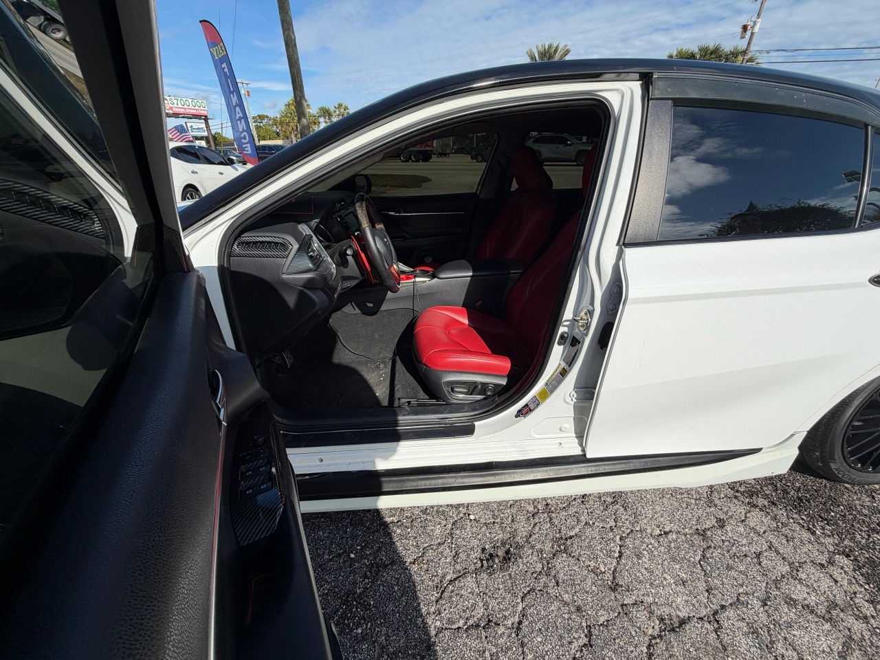 Toyota Camry SE 2020