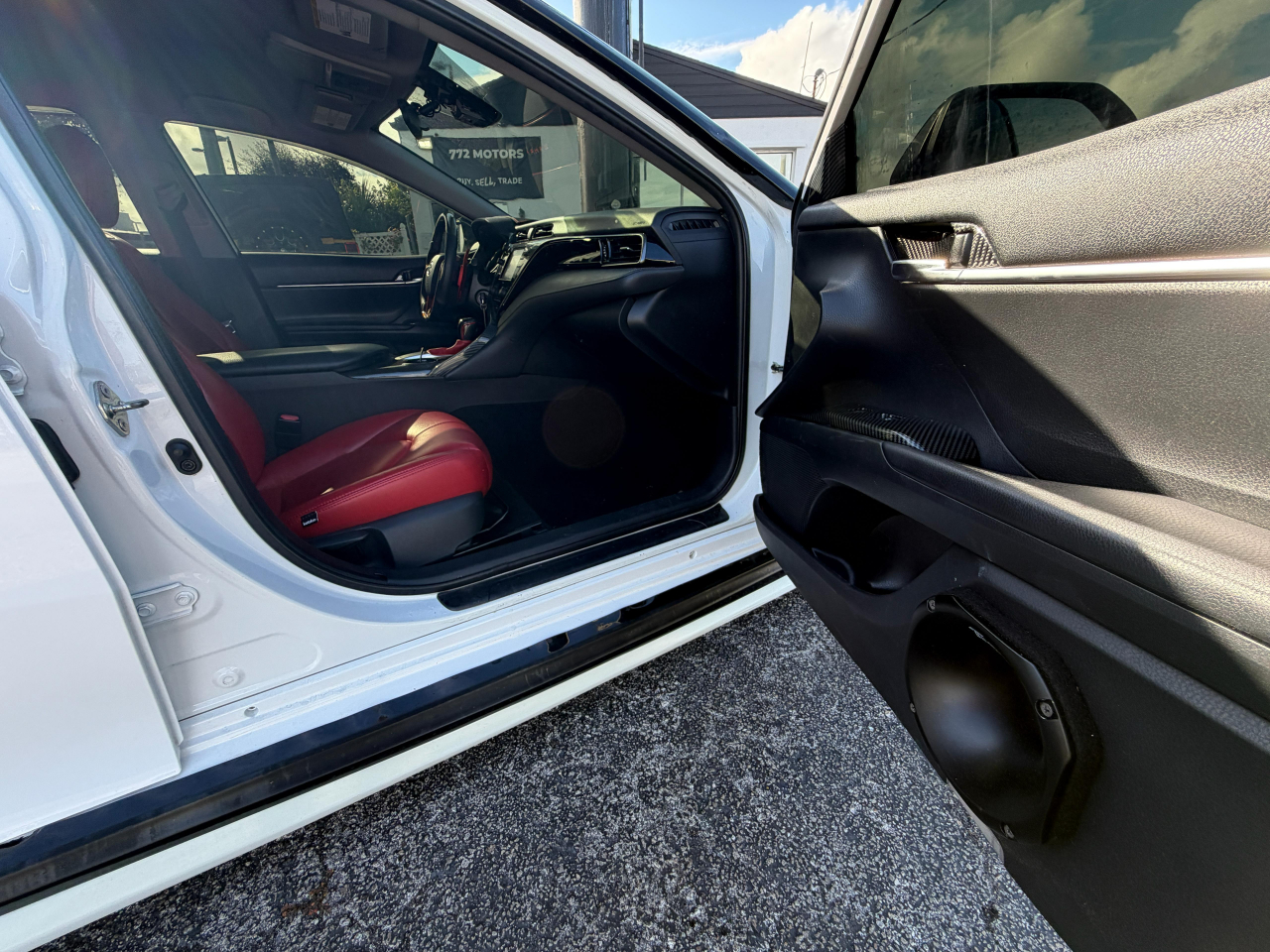 Toyota Camry SE 2020