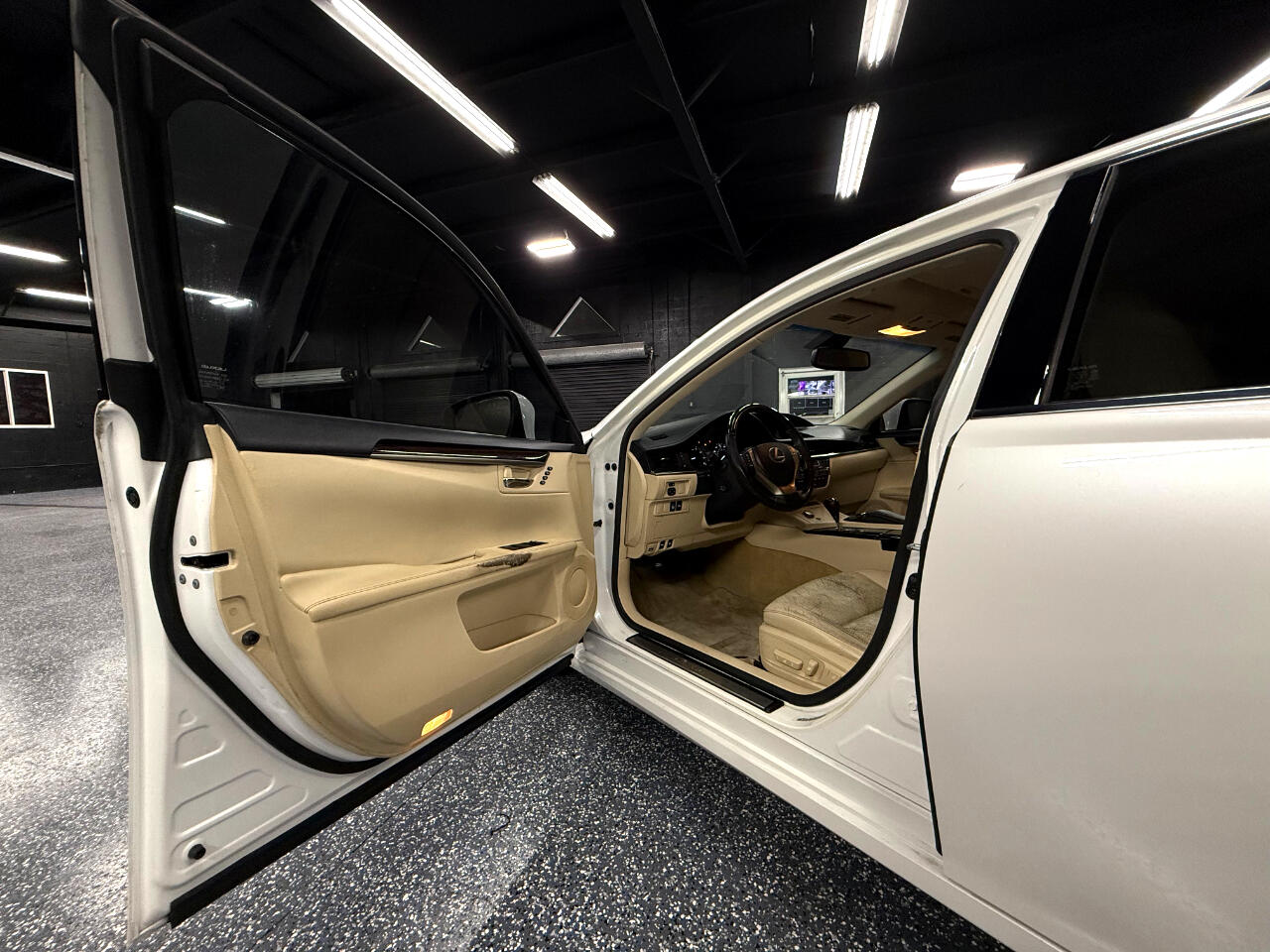 Lexus ES 350 4dr Sdn 2013