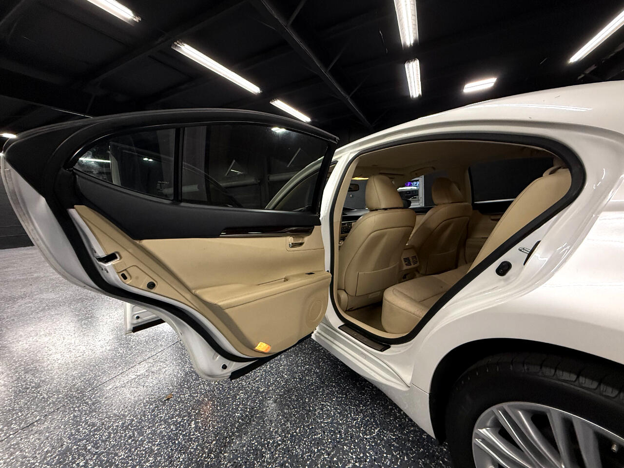 Lexus ES 350 4dr Sdn 2013