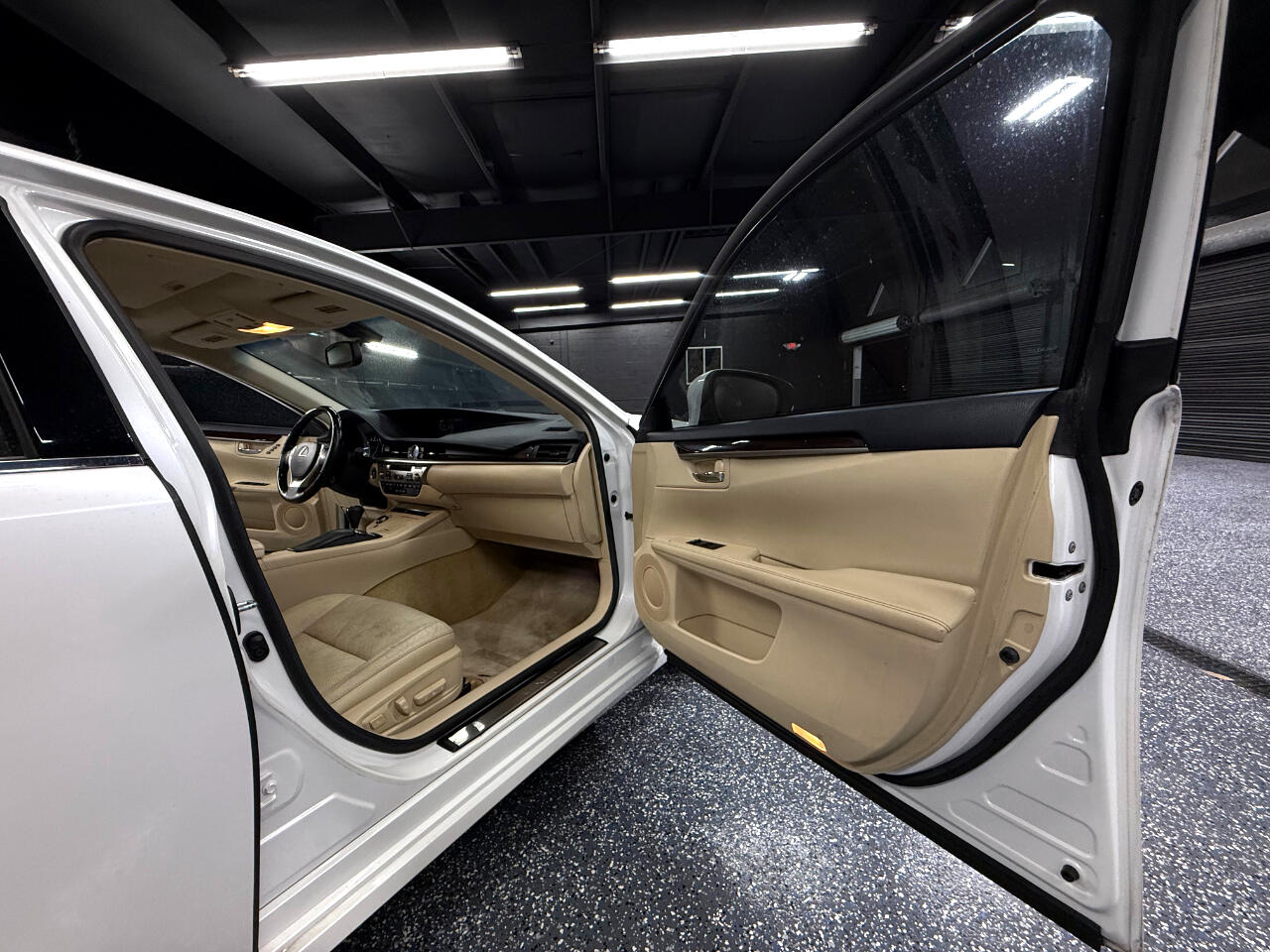 Lexus ES 350 4dr Sdn 2013