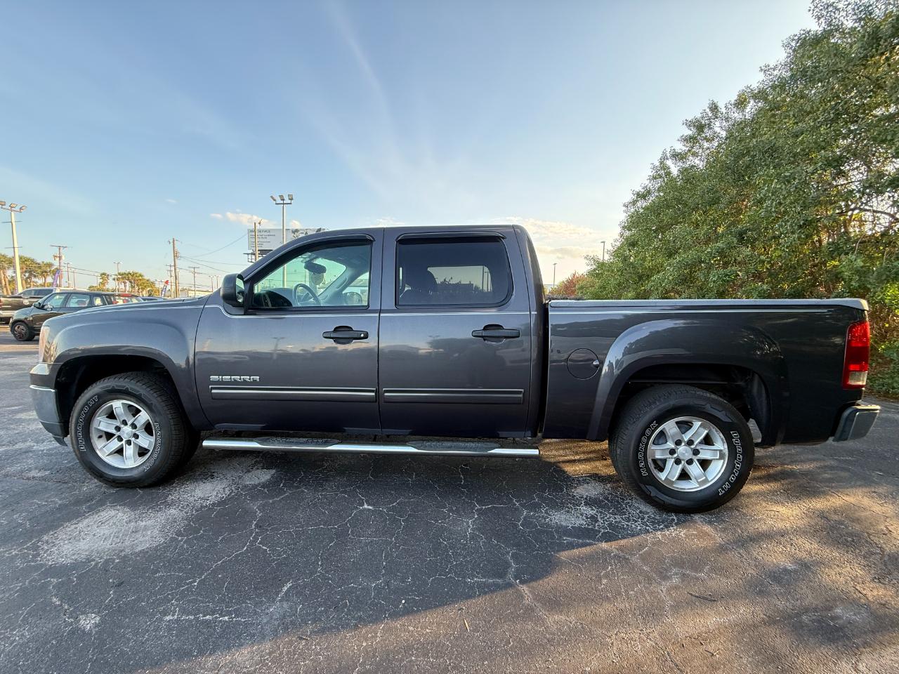 GMC Sierra 1500 2WD Crew Cab 143.5" SLE 2010