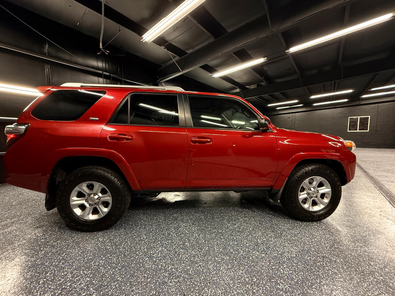 Toyota 4Runner SR5 Premium 2WD (Natl) 2017