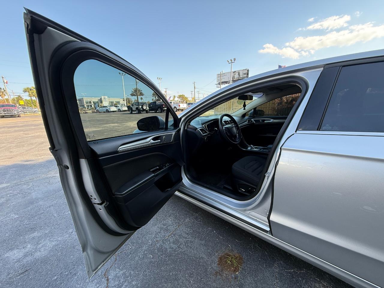 Ford Fusion SE FWD 2017