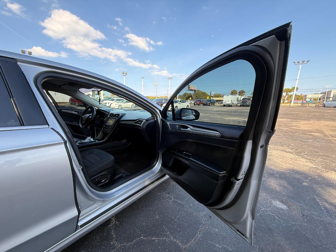 Ford Fusion SE FWD 2017