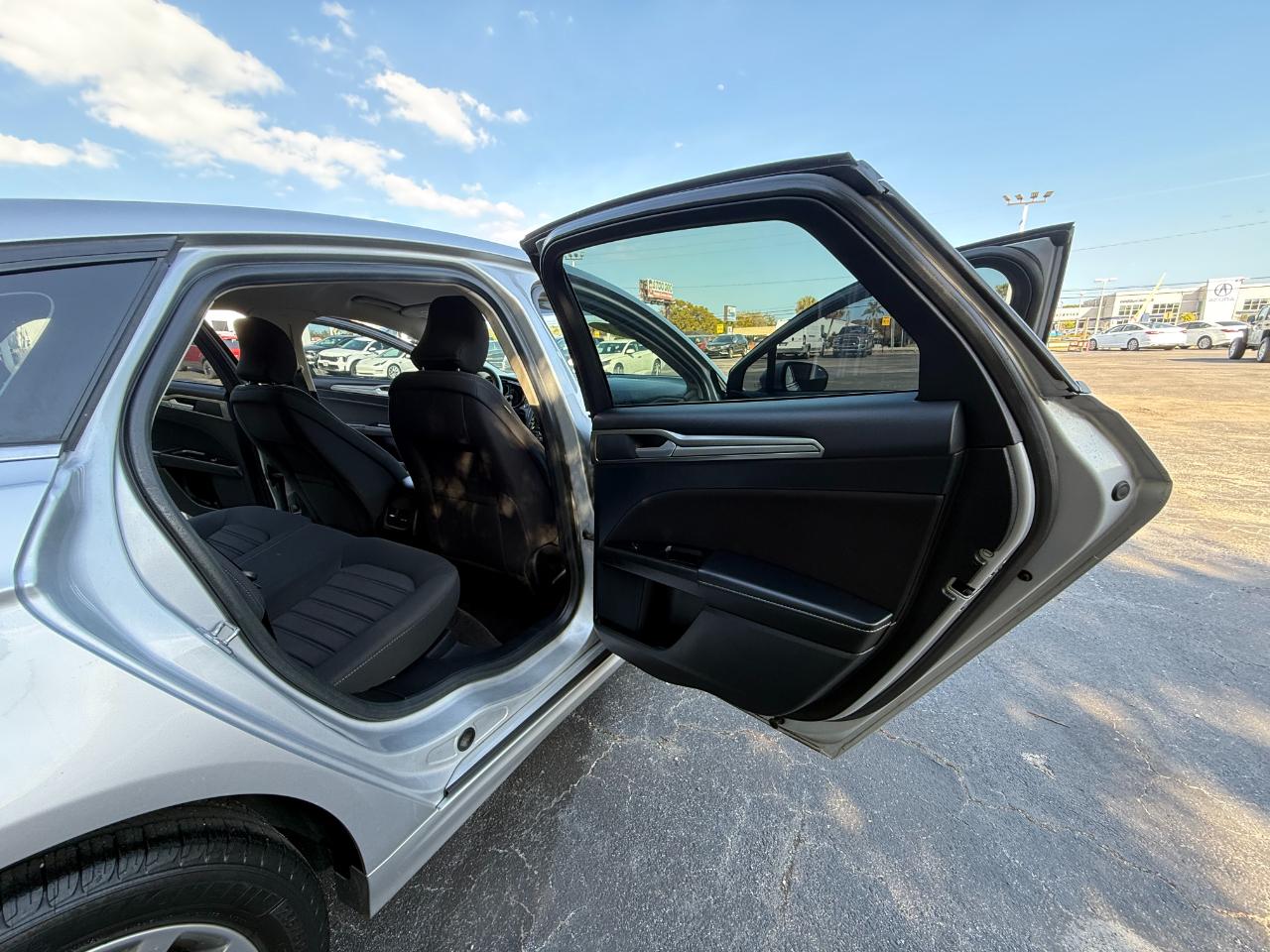 Ford Fusion SE FWD 2017