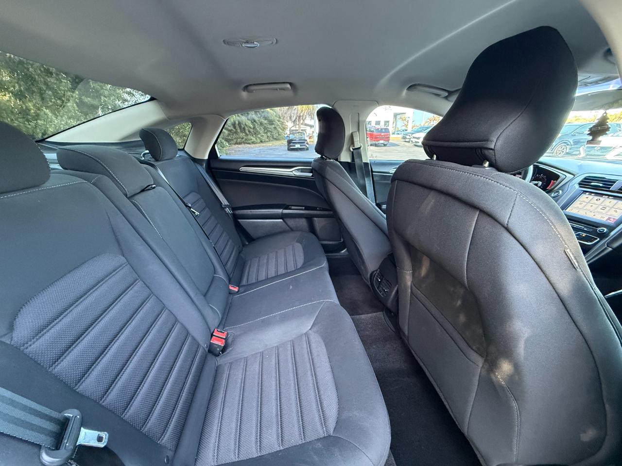 Ford Fusion SE FWD 2017