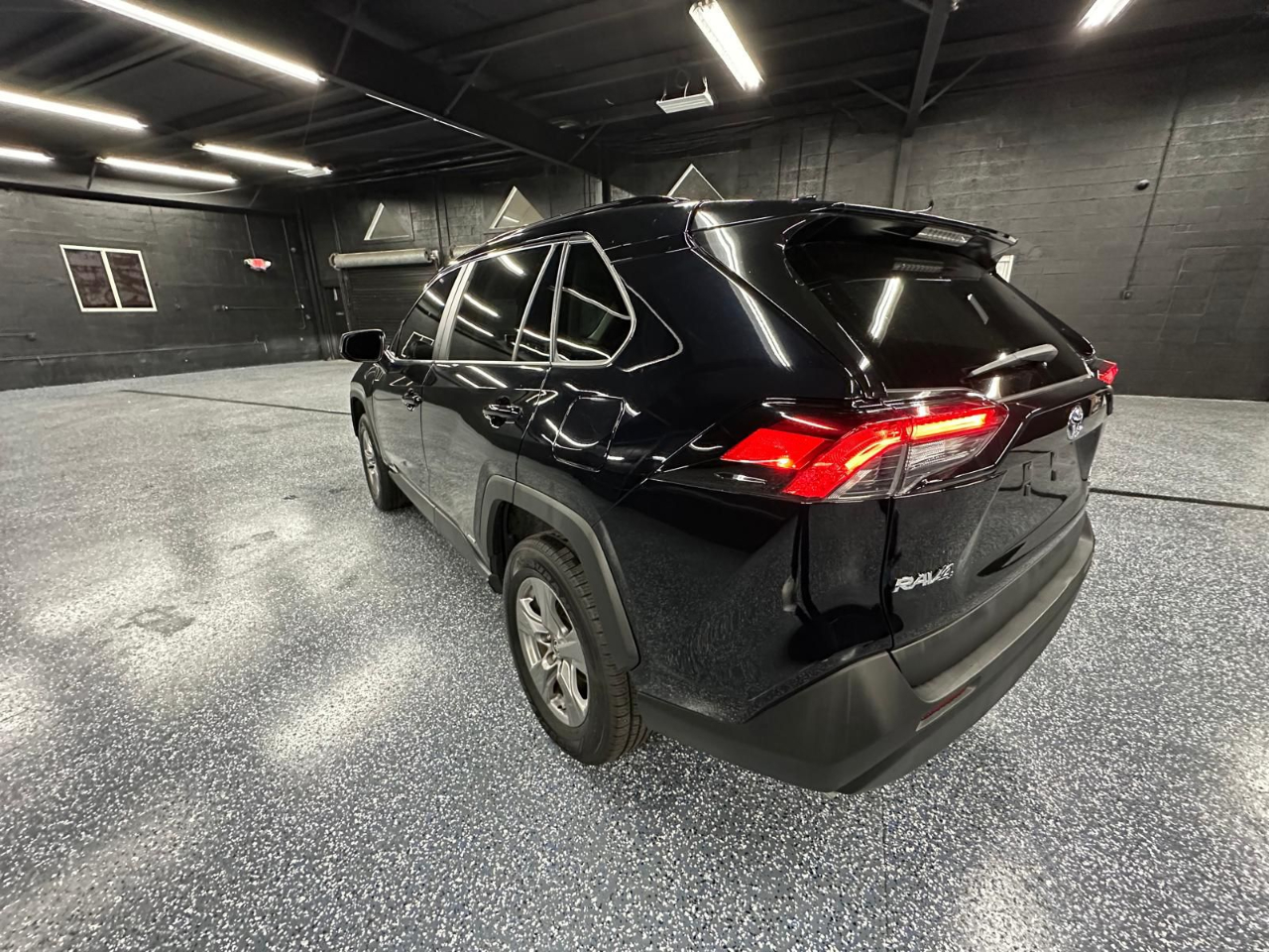 Toyota RAV4 Hybrid LE 2023