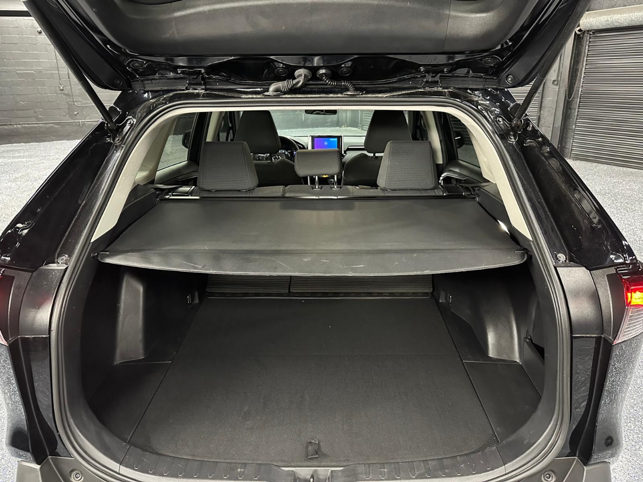 Toyota RAV4 Hybrid LE 2023