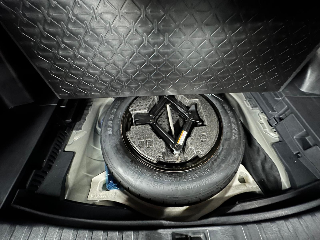 Toyota RAV4 Hybrid LE 2023