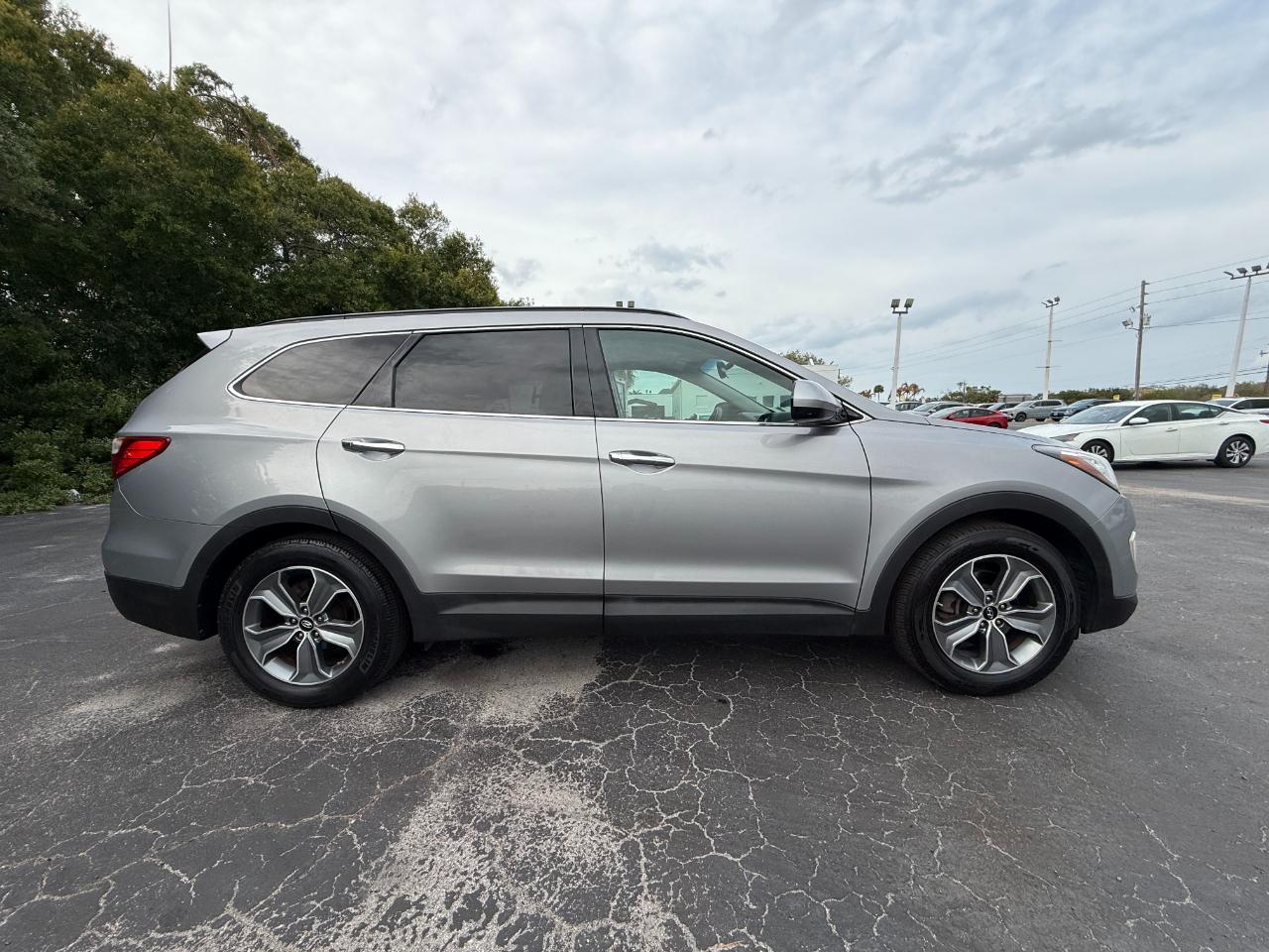 Hyundai Santa Fe AWD 4dr SE 2016