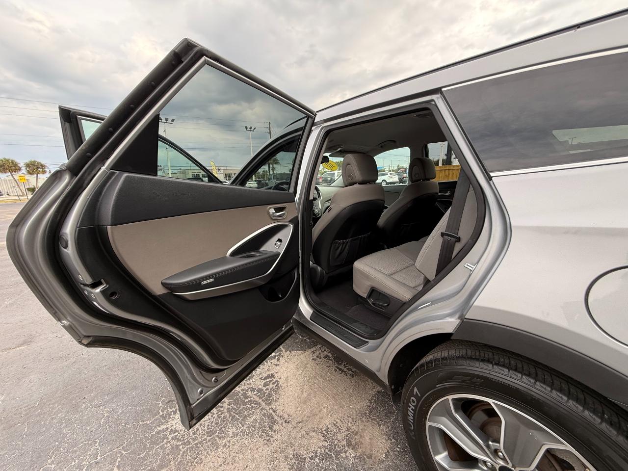 Hyundai Santa Fe AWD 4dr SE 2016