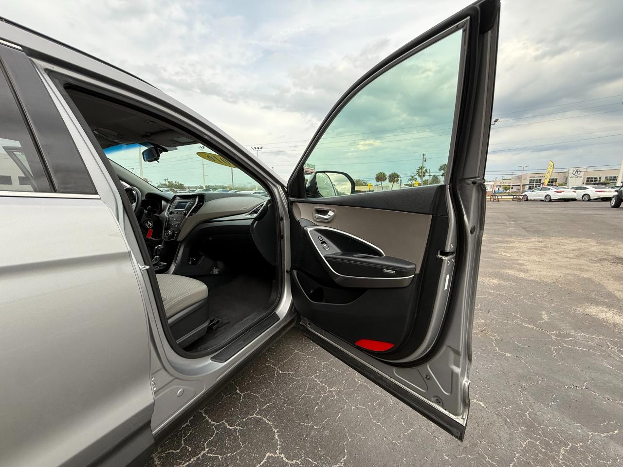 Hyundai Santa Fe AWD 4dr SE 2016