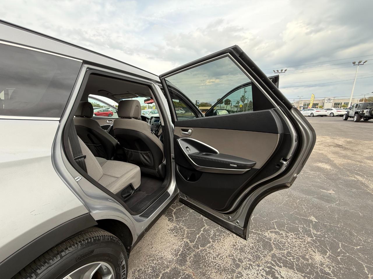 Hyundai Santa Fe AWD 4dr SE 2016