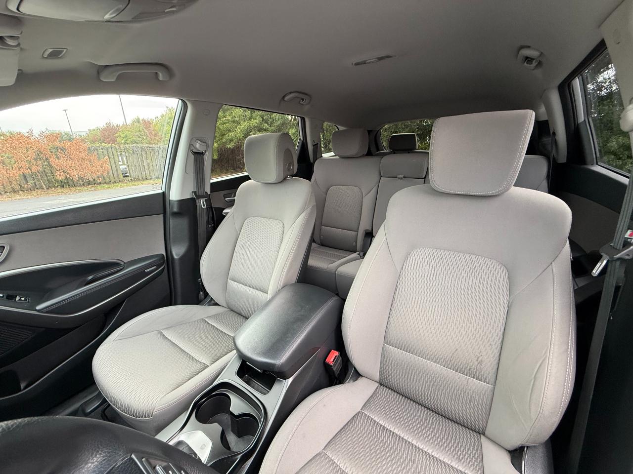 Hyundai Santa Fe AWD 4dr SE 2016