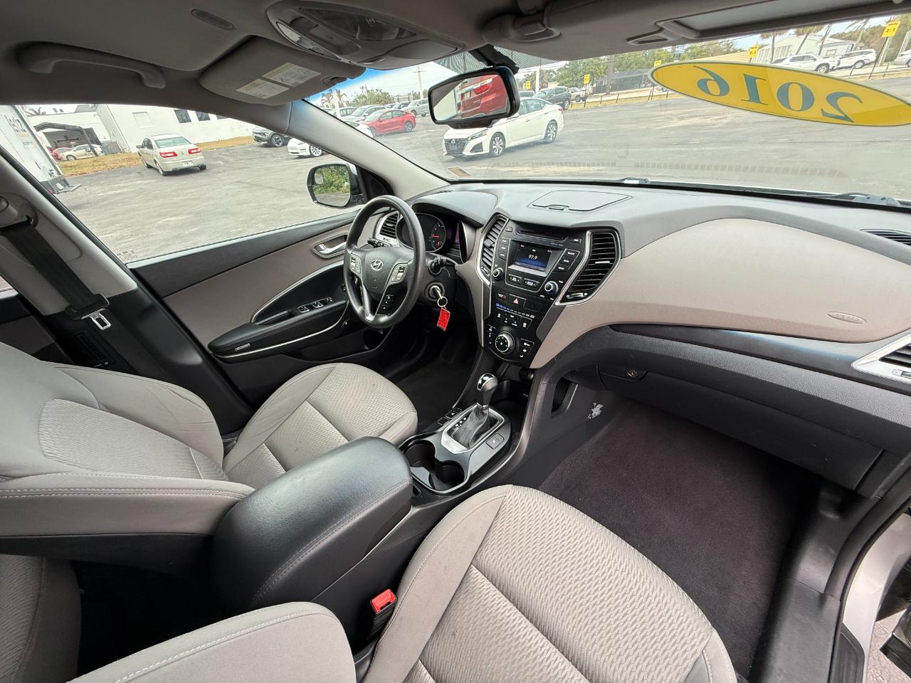 Hyundai Santa Fe AWD 4dr SE 2016