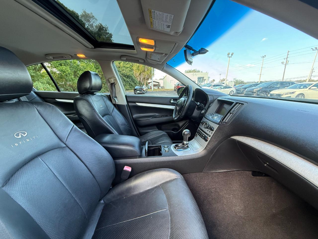 Infiniti G37 Sedan 4dr x AWD 2009