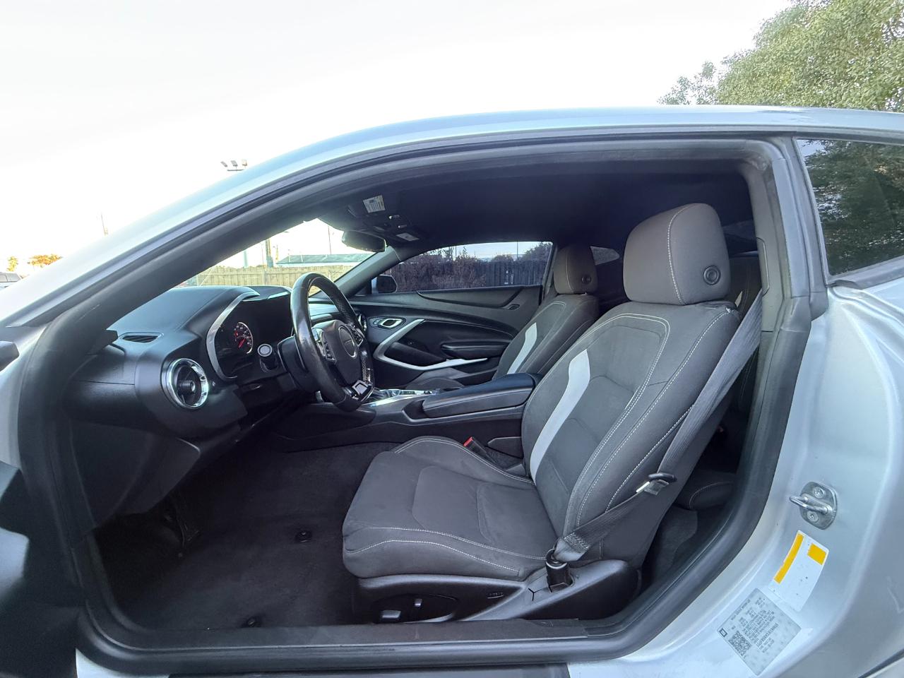 Chevrolet Camaro 2dr Cpe 1LT 2018