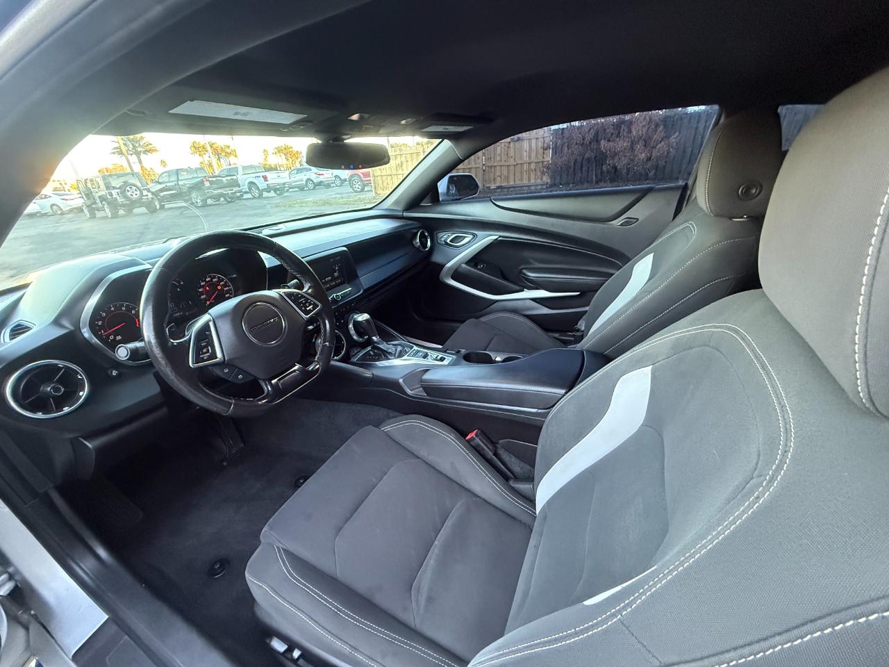 Chevrolet Camaro 2dr Cpe 1LT 2018