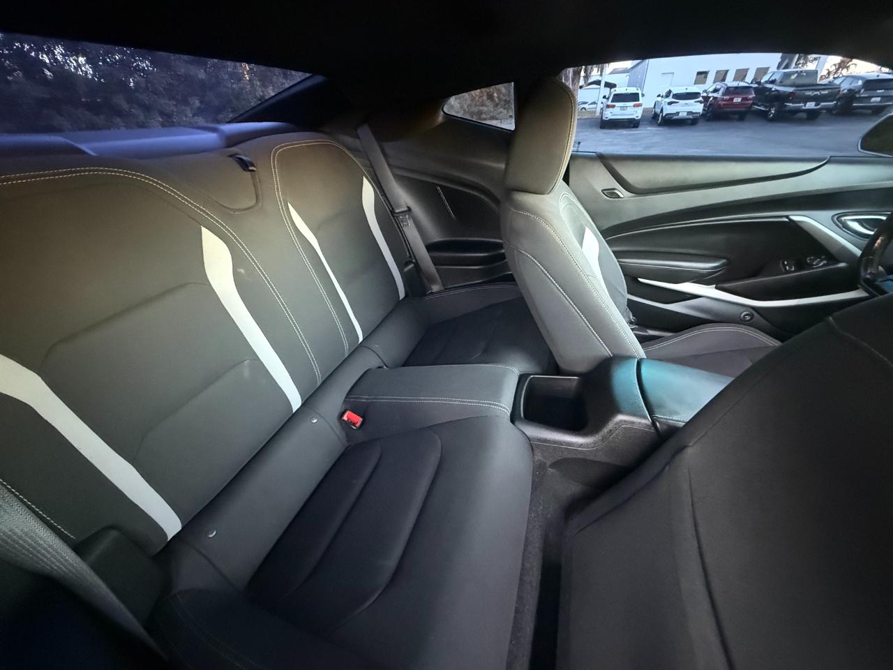 Chevrolet Camaro 2dr Cpe 1LT 2018