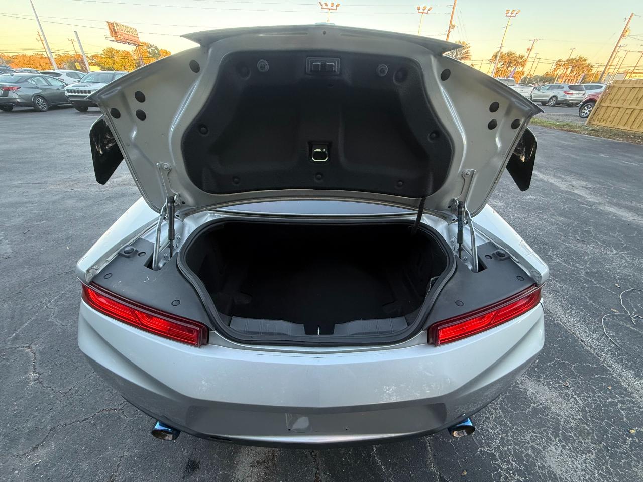 Chevrolet Camaro 2dr Cpe 1LT 2018