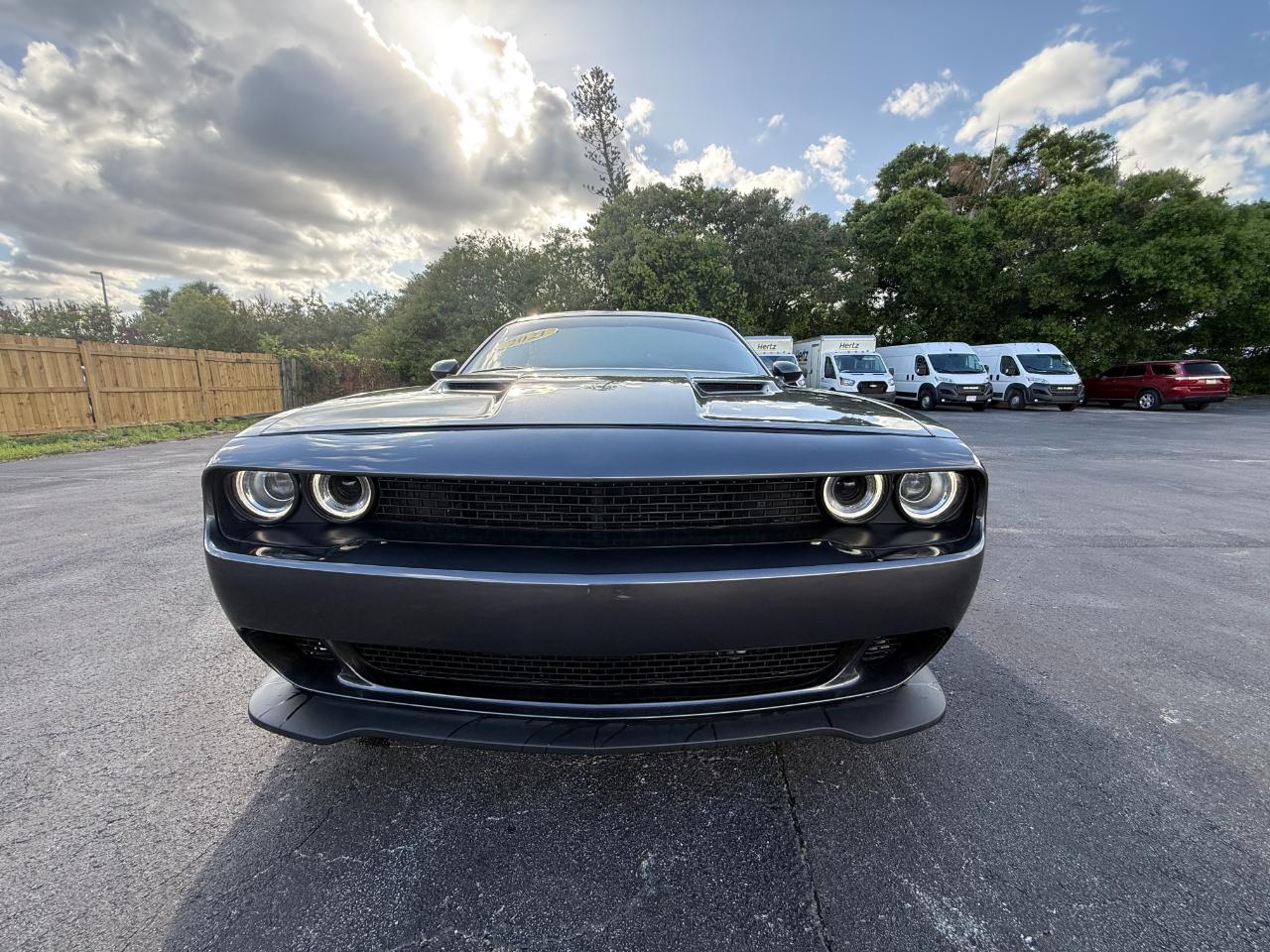 Dodge Challenger SXT RWD 2021