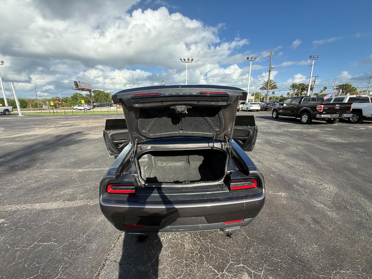 Dodge Challenger SXT RWD 2021