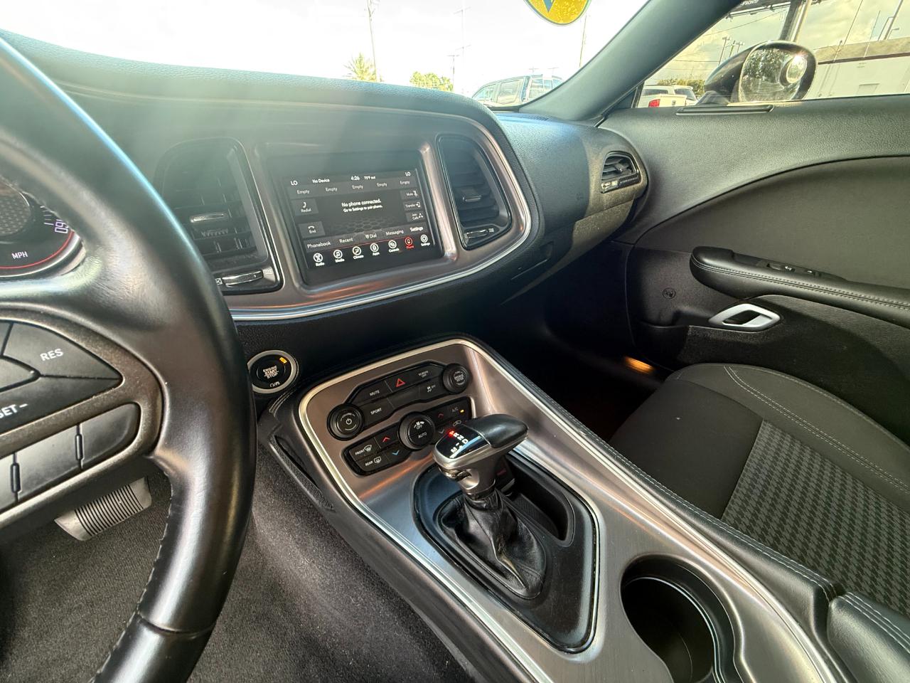 Dodge Challenger SXT RWD 2021