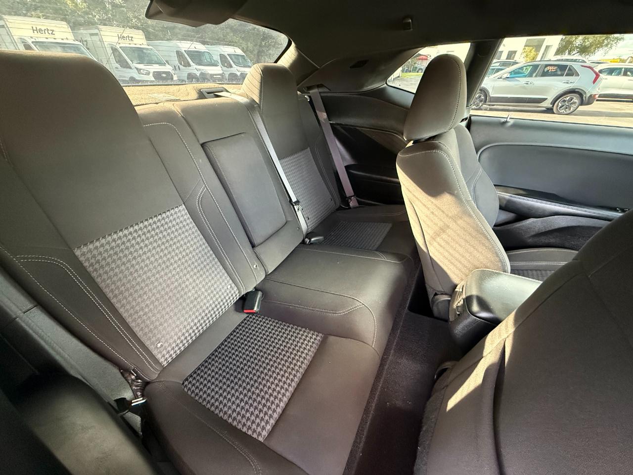 Dodge Challenger SXT RWD 2021