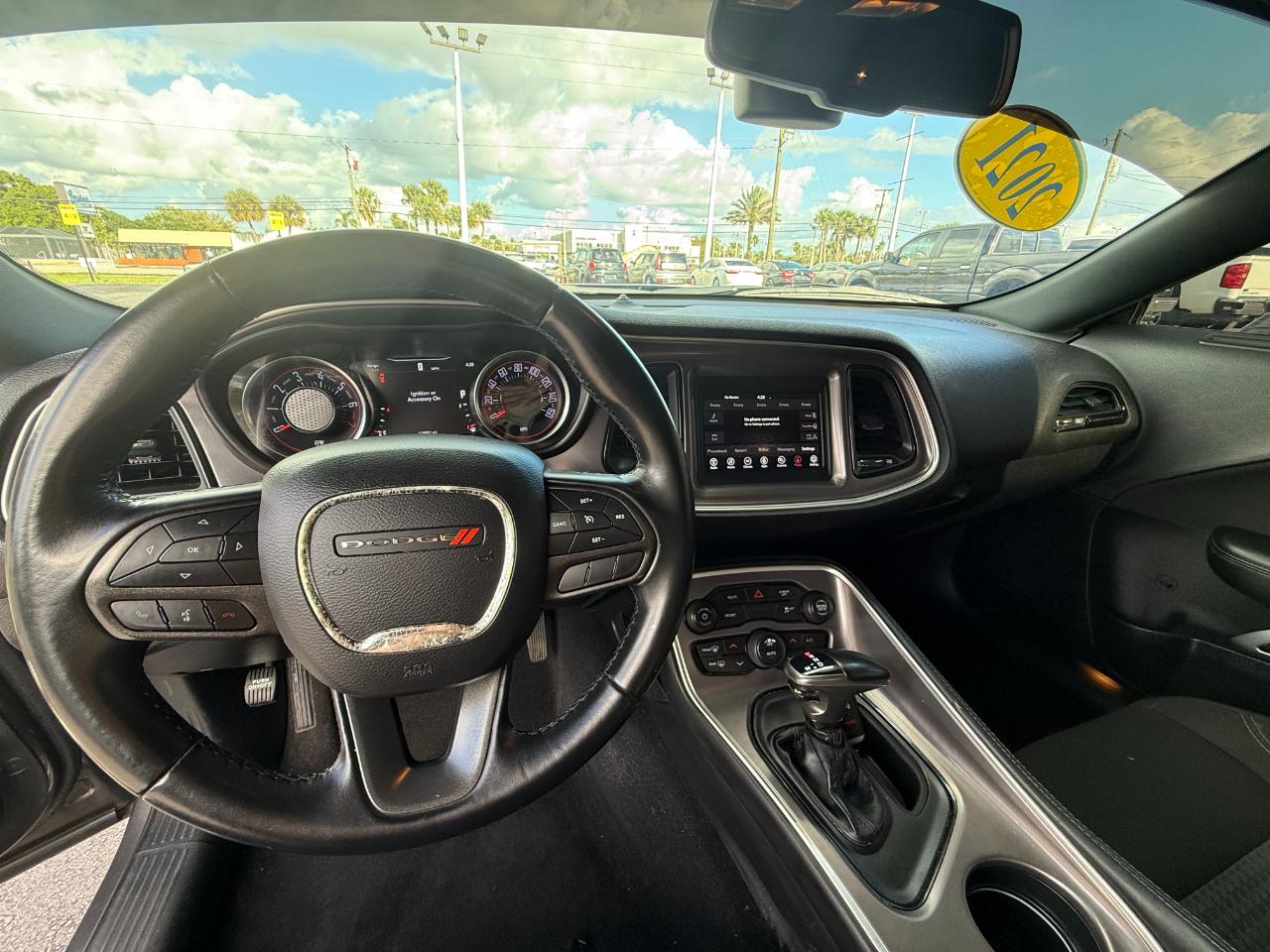 Dodge Challenger SXT RWD 2021