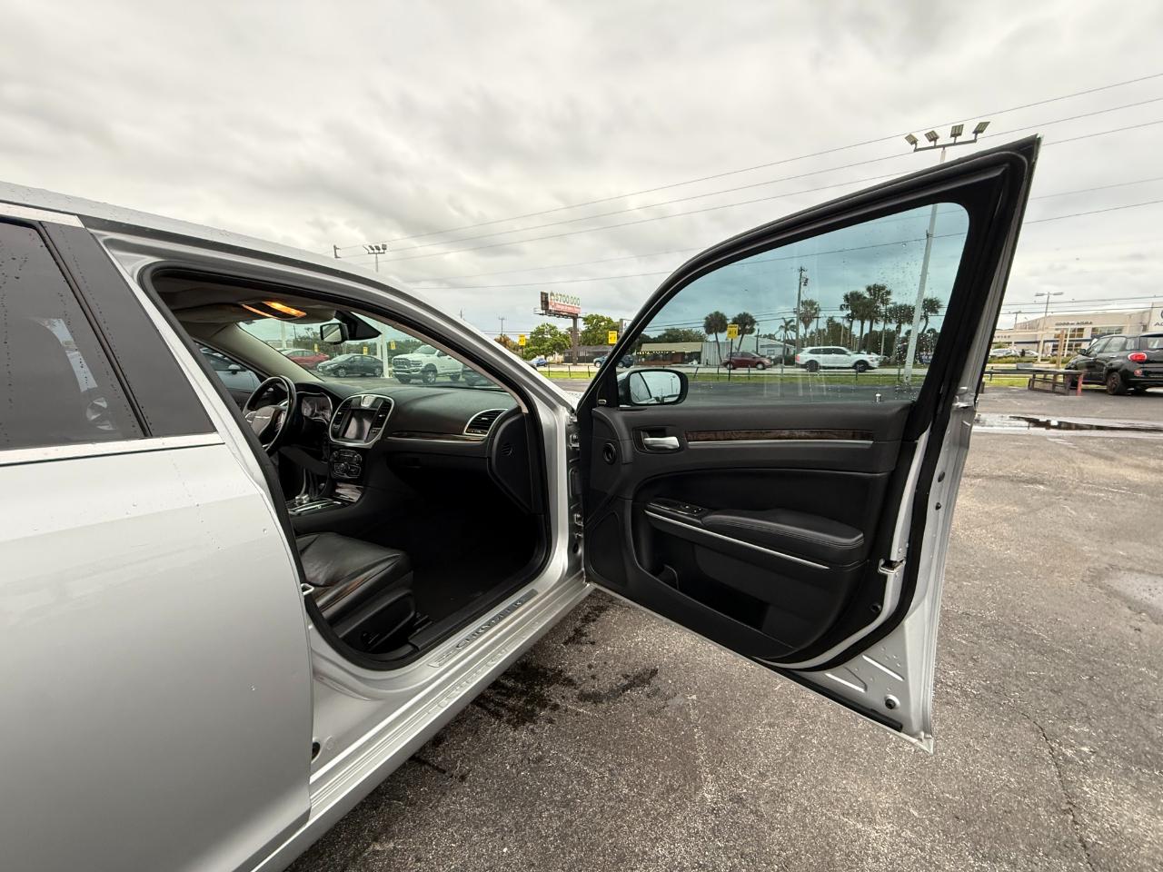 Chrysler 300 Limited 2020