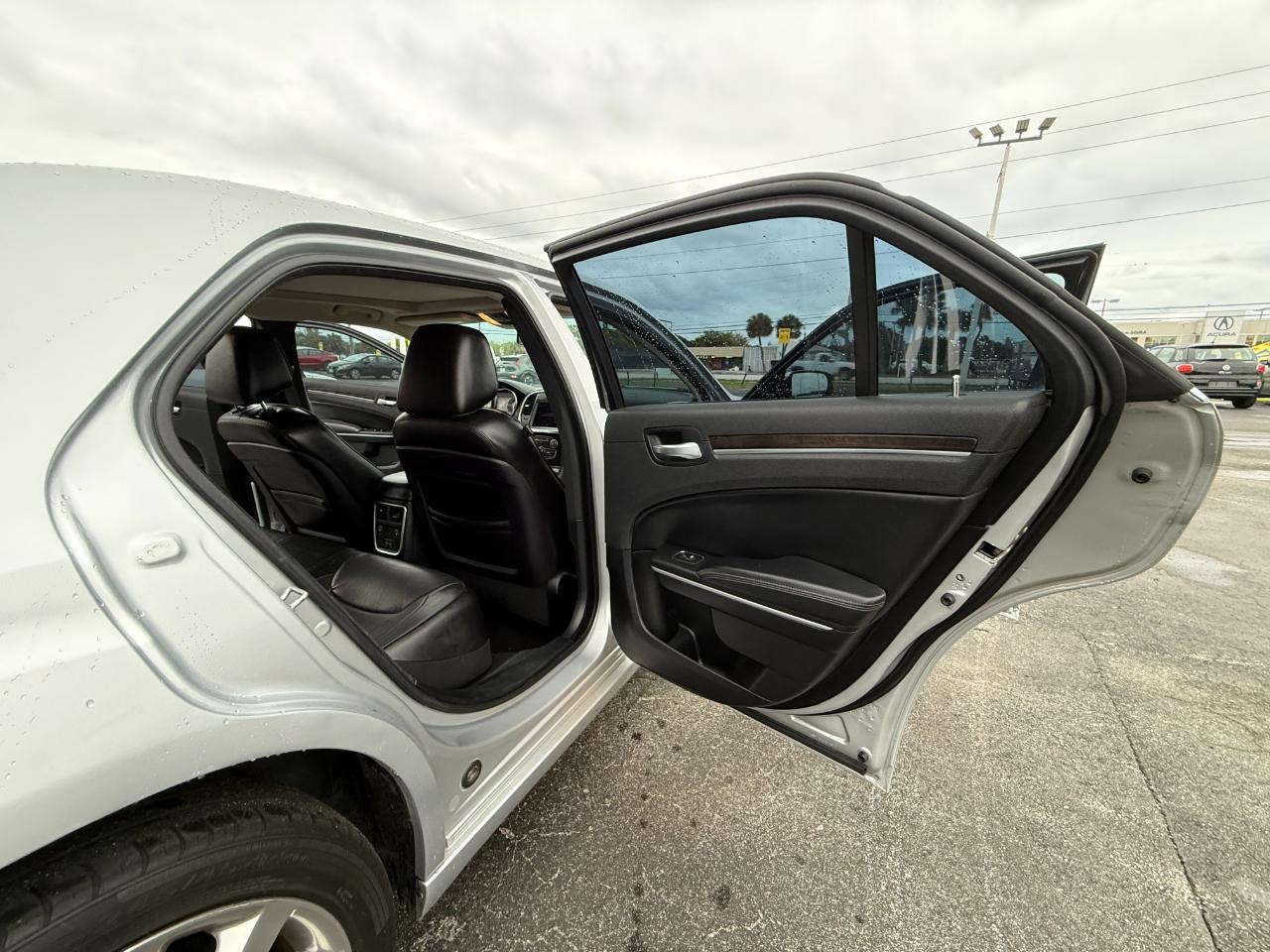 Chrysler 300 Limited 2020