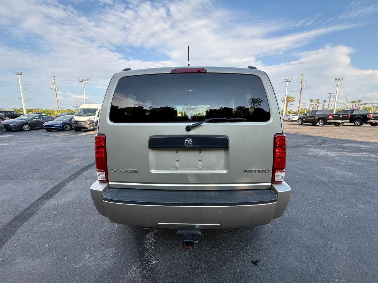 Dodge Nitro 2WD 4dr Heat 2010