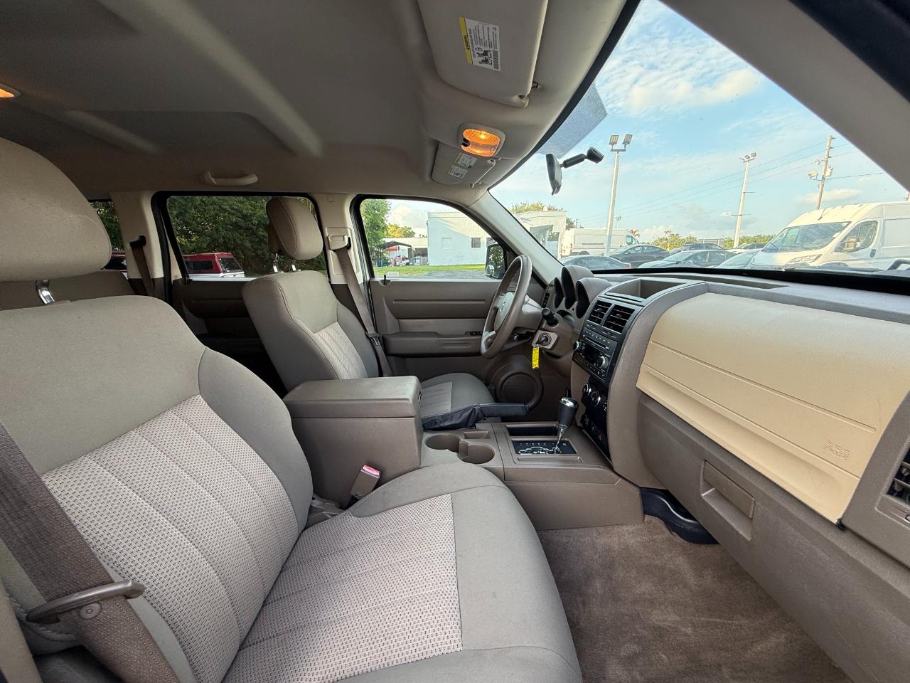 Dodge Nitro 2WD 4dr Heat 2010