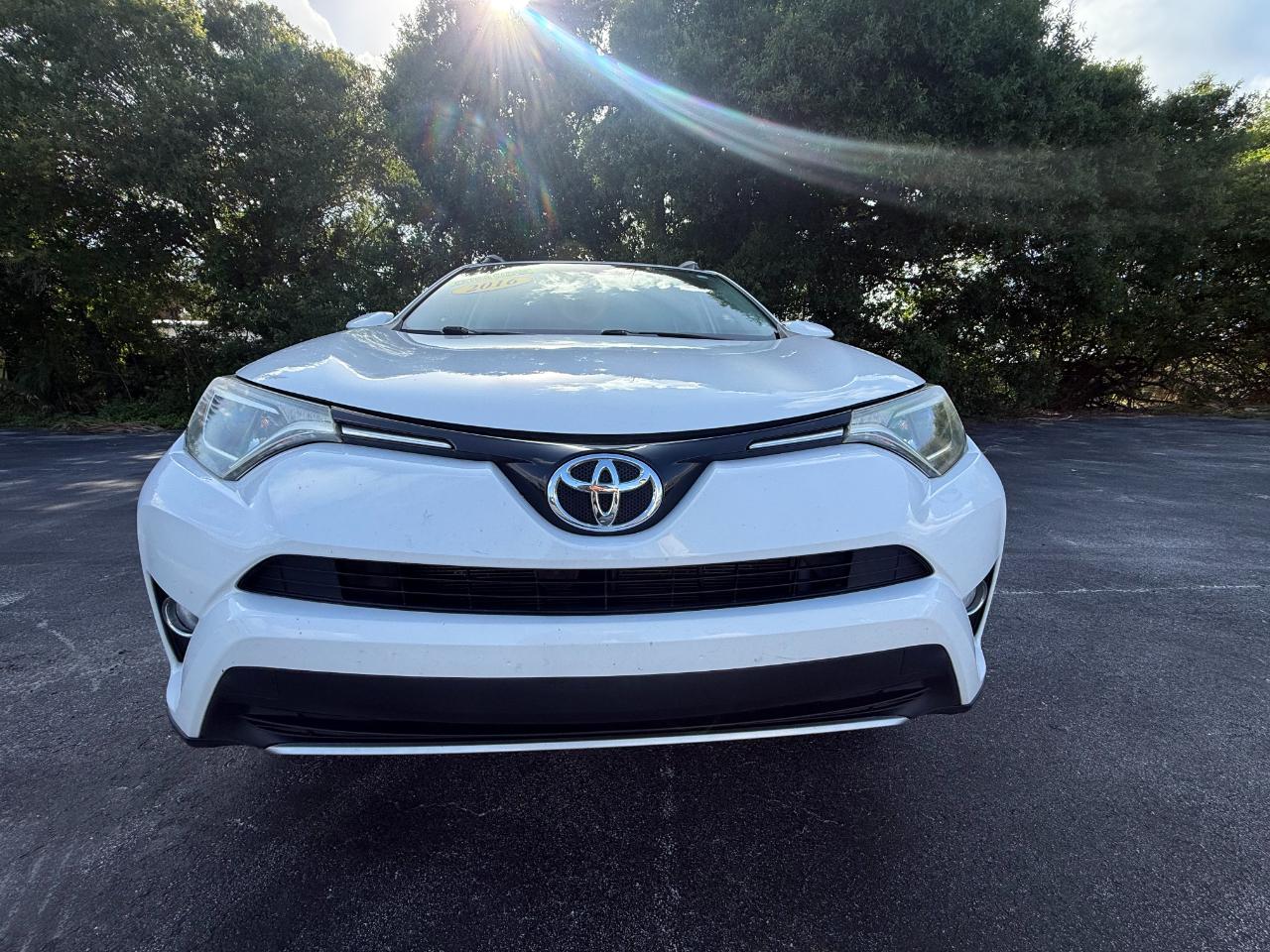 Toyota RAV4 AWD 4dr XLE (Natl) 2016