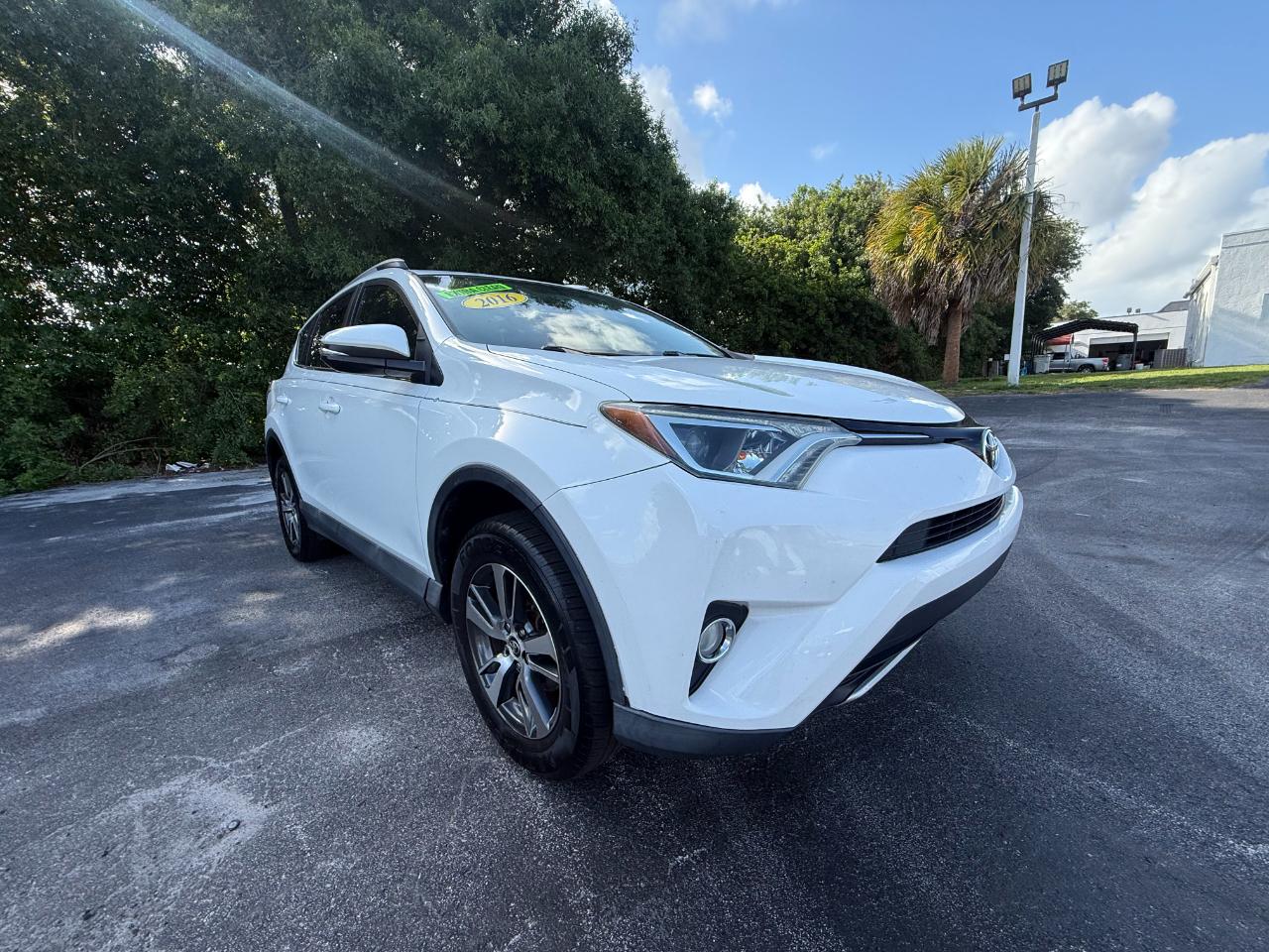 Toyota RAV4 AWD 4dr XLE (Natl) 2016