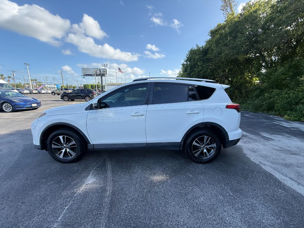 Toyota RAV4 AWD 4dr XLE (Natl) 2016