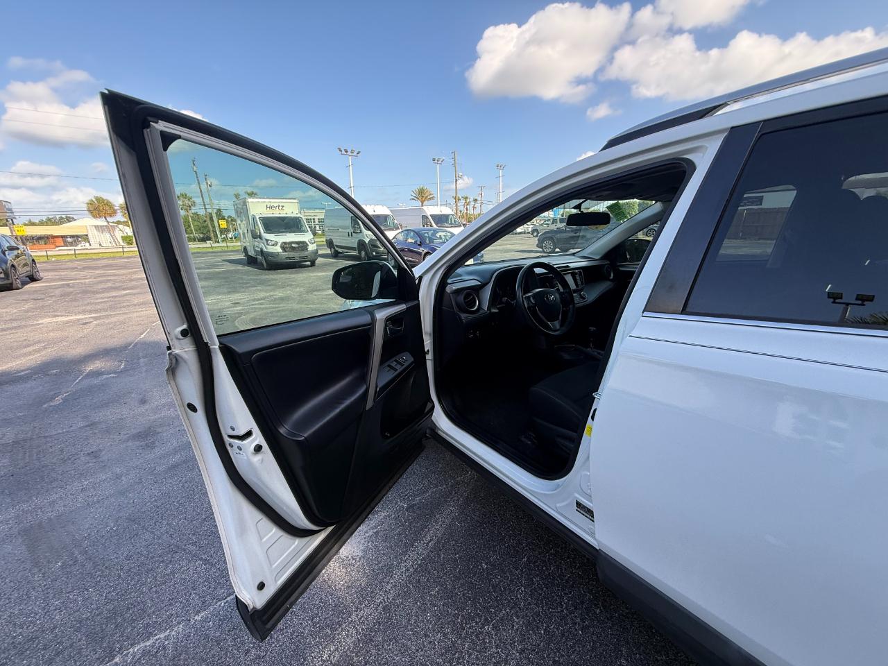 Toyota RAV4 AWD 4dr XLE (Natl) 2016