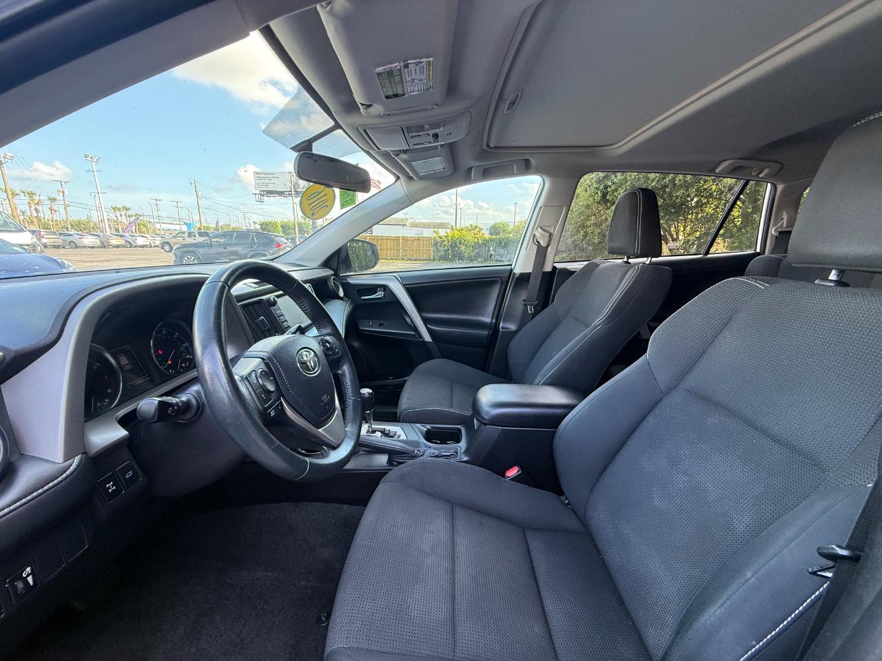 Toyota RAV4 AWD 4dr XLE (Natl) 2016