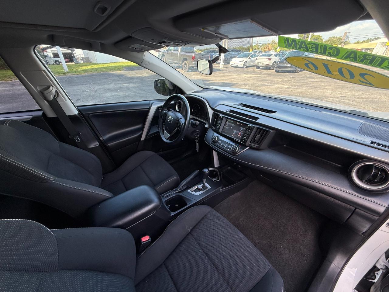 Toyota RAV4 AWD 4dr XLE (Natl) 2016