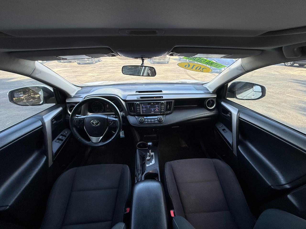 Toyota RAV4 AWD 4dr XLE (Natl) 2016