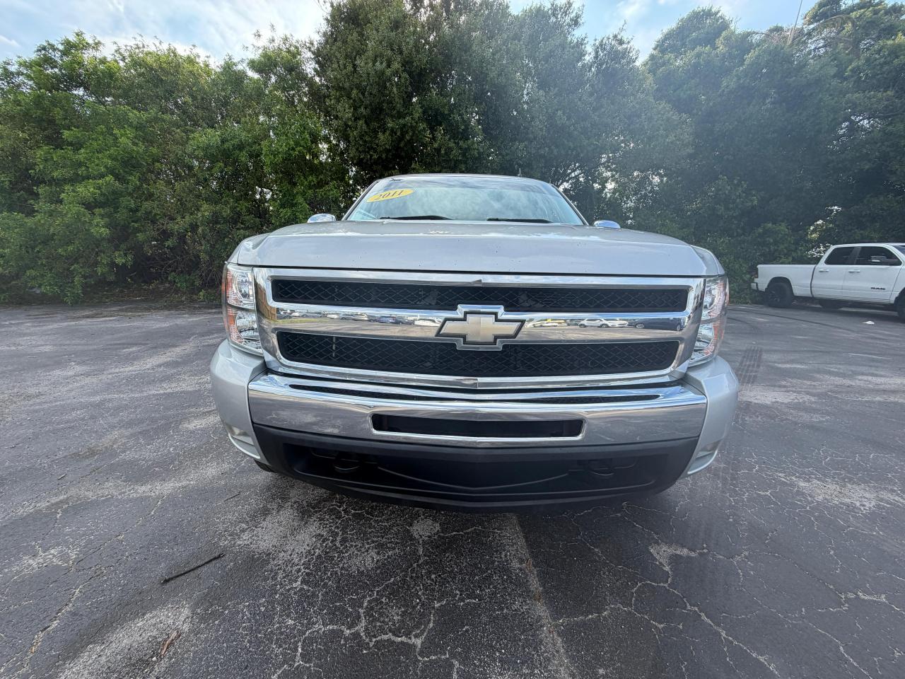 Chevrolet Silverado 1500 4WD Crew Cab 143.5" LT 2011