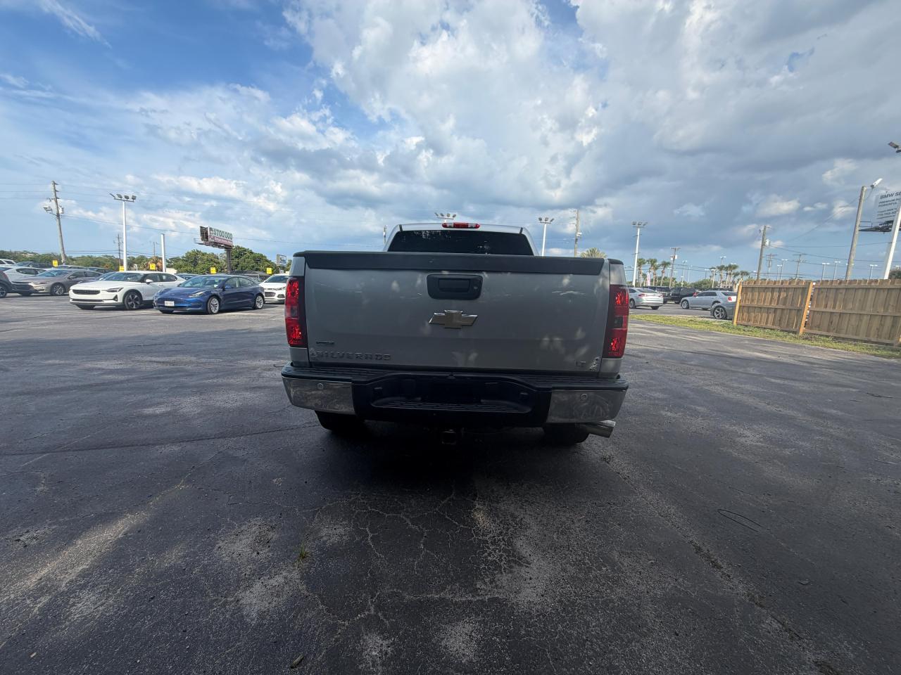 Chevrolet Silverado 1500 4WD Crew Cab 143.5" LT 2011