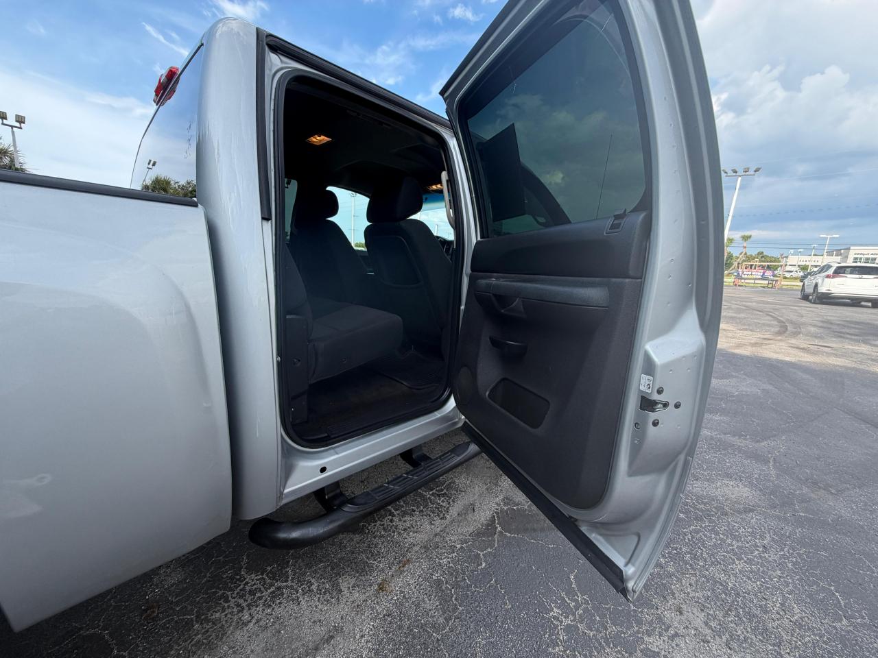Chevrolet Silverado 1500 4WD Crew Cab 143.5" LT 2011