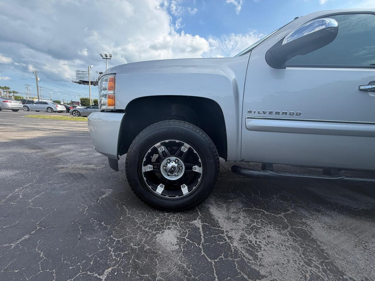 Chevrolet Silverado 1500 4WD Crew Cab 143.5" LT 2011