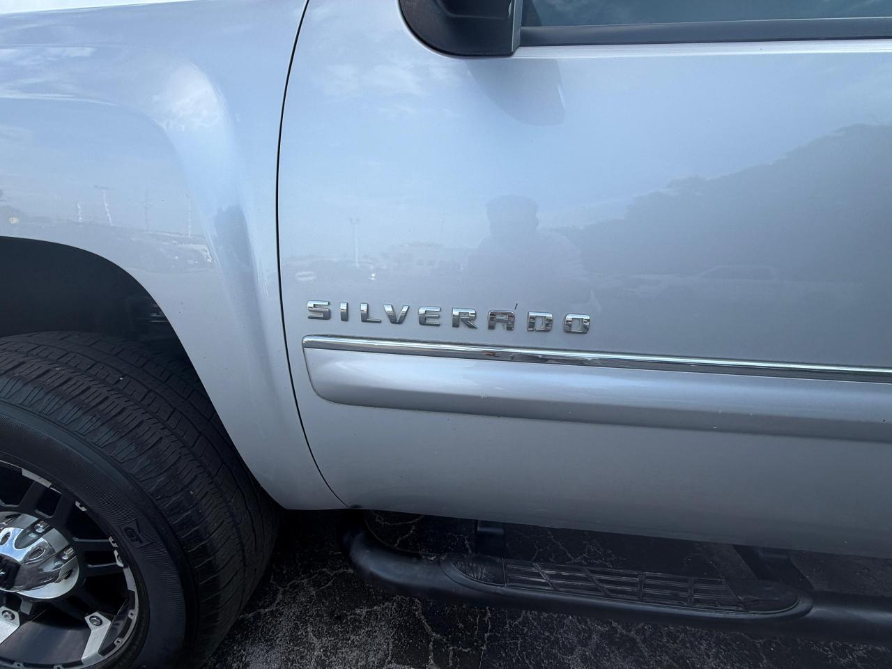 Chevrolet Silverado 1500 4WD Crew Cab 143.5" LT 2011