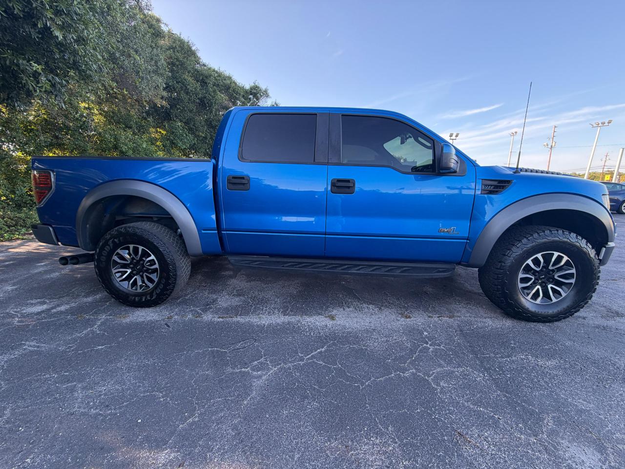 Ford F-150 4WD SuperCrew 145" SVT Raptor 2012